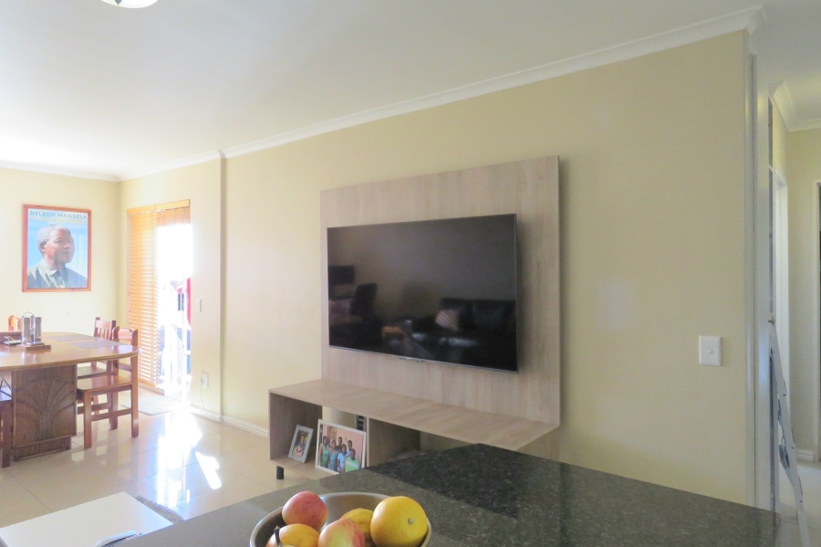 To Let 2 Bedroom Property for Rent in Century City Western Cape